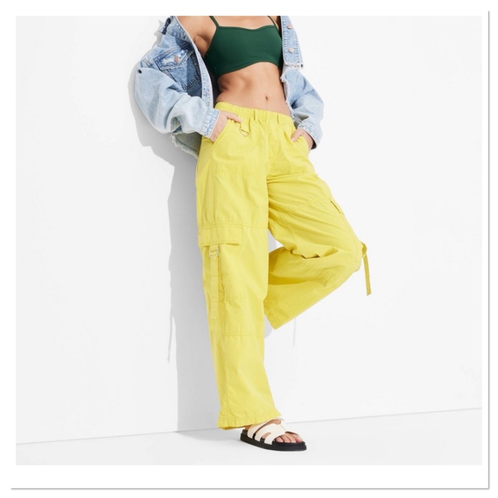Women’s Mid Rise Wide Leg Cargo Pants Wild Fable